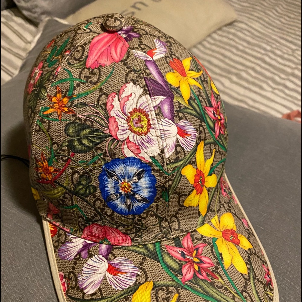 Authentic Gucci Floral Cap Sold Out in Stores